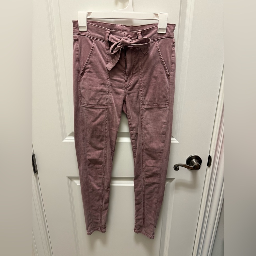 Women’s pink American eagle pants